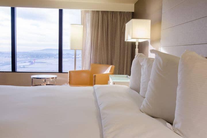 Room 32 of 79