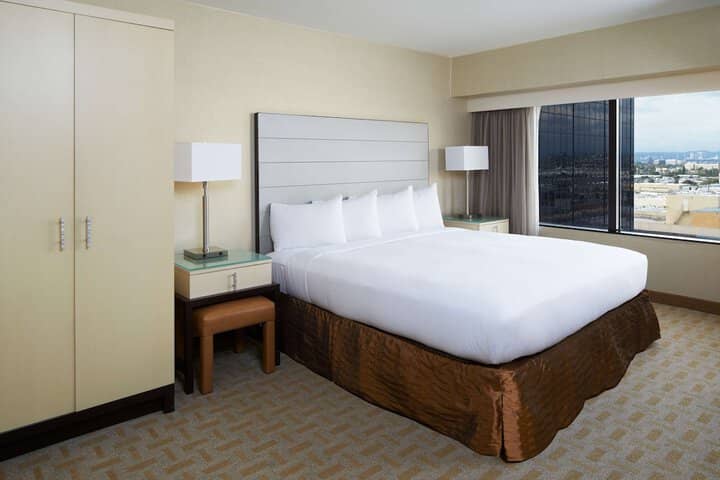 Room 33 of 79