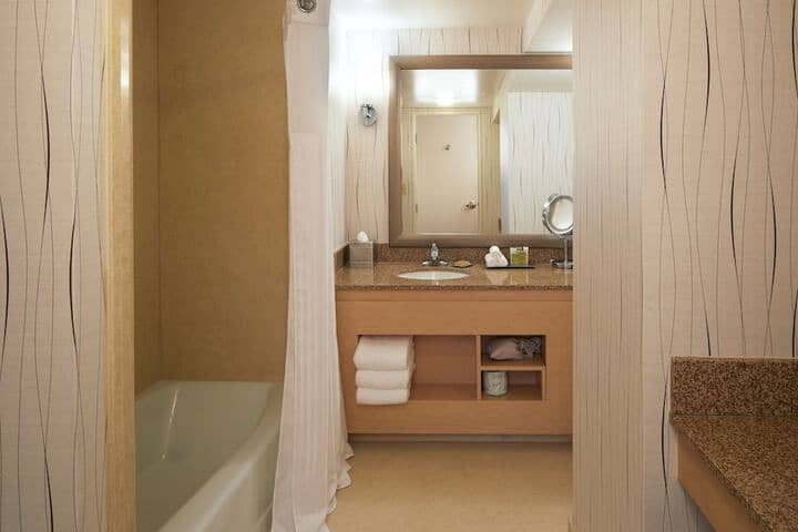 Room 34 of 79